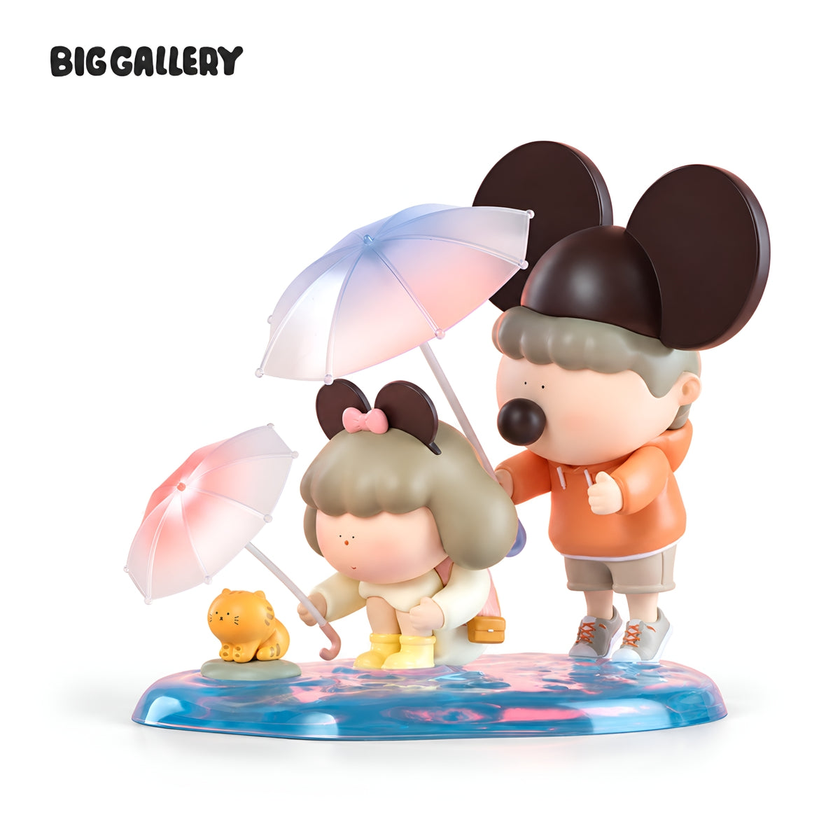 Someone Loves You – Rainy Day figure by BigGallery featuring two cute collectible characters with umbrellas on a white background, designer art toy